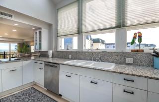 WEL307 Downs by the Sea. Oceanfront, Luxury Condo, Saltwater Pool, Elevator! - 1