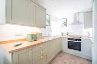 Mermaid's Apartment by Ty Annie Holidays - New Quay - 3