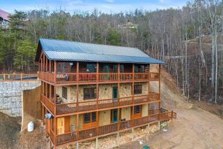 Mountain Valley View by American Patriot Getaways - 0