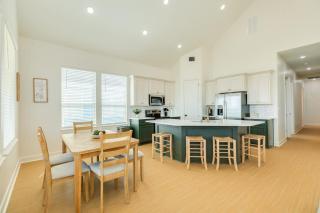 Blue Daze - Ocean View - Pet & Family Friendly - 4