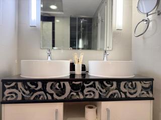 ASHRI Luxury apt Steps to Dubai Mall & Burj Khalifa - 1