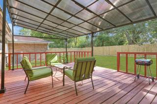 Updated 5BR Baytown Home | Sleeps 12 |Patio&Grill - 9