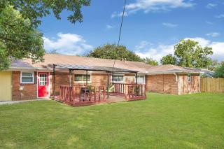 Updated 5BR Baytown Home | Sleeps 12 |Patio&Grill - 7