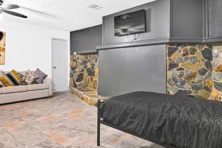 Updated 5BR Baytown Home | Sleeps 12 |Patio&Grill - 1