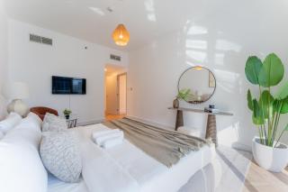 Dubai Marina Waterfront Stay with Maid Room - 7