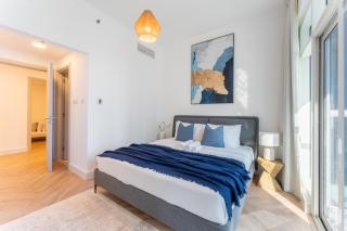 Dubai Marina Waterfront Stay with Maid Room - 5