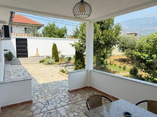 Countriside Holiday Villa - - 9