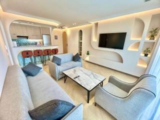 Elegant Oceanfront Suite - Cozy Waterfront Balcony - Tangier - 9