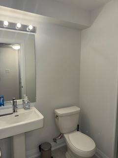 Entire unit seprate entrance - Richmond Hill - 1