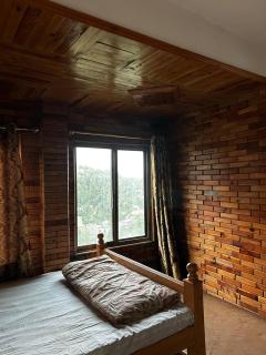 Pinesines Funduq - 9