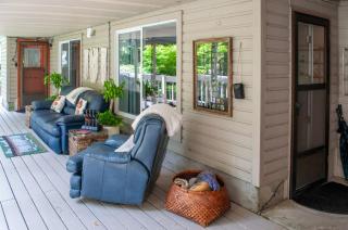 The Owls Nest with Hot Tub and Forest Views! - 9