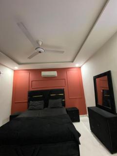 Luxury 1-BHK Apartement - Lahore - 5