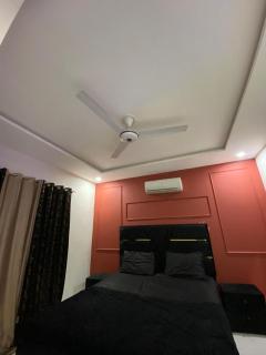 Luxury 1-BHK Apartement - Lahore - 4