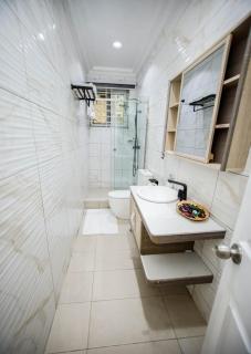 Luxury 3BR Villa with smart Lock , Fast Wifi, Sure Parking in Oyarifa, Accra - 9