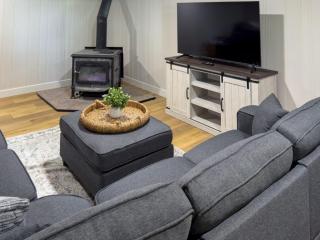Lakefront Cabin by arc Rental Management - Iron River - 7