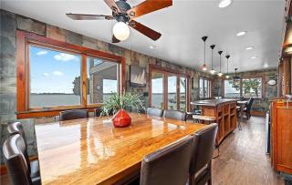 Waterfront Luxury Family Retreat - 3