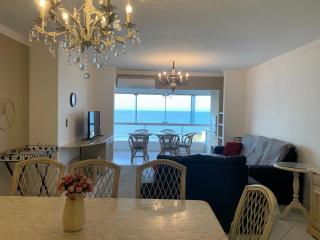 Apartamento Itapema na Av principal à 50 m da praia - 8