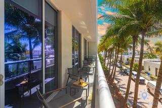 Beachfront Resort - Hot Tub & Pool- Near Beach - 4