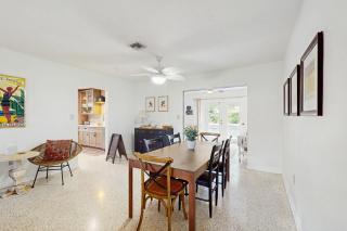 Manatee Bungalow - 7