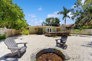 Manatee Bungalow - 9