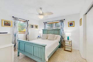 Manatee Bungalow - 2