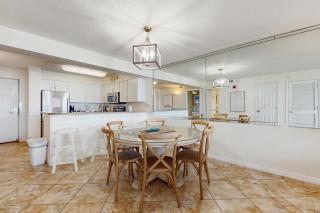 Pelican Beach Resort 415 - 3