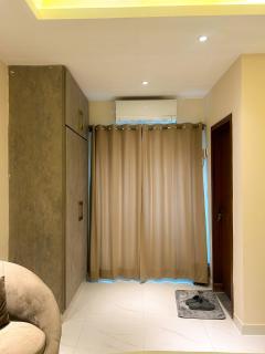 DOMA, Designer 1BHK Luxury & Cozy, Bahria Town - Rawalpindi - 5