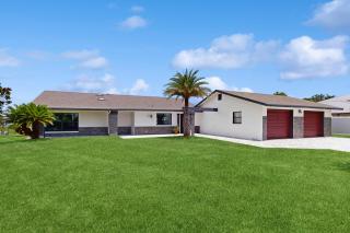 Palm Haven Retreat - 0