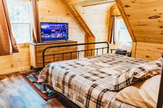 Creekside Cabin - 8