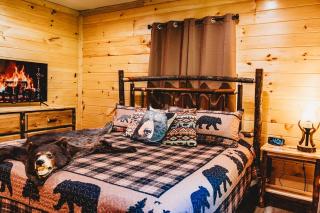 Creekside Cabin - 3