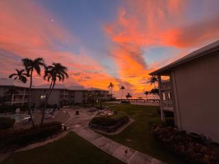 111 Ground Floor Beach Sunset Cove - sunset views - 4