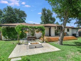 Charming Ranch Home Near Dell with Cocktail Pool - 9