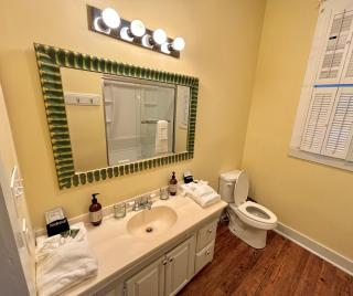 Anchuca Historic Mansion & Inn - 1