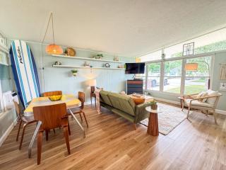 Mid-Century Modern Themed Home with Outdoor Hot Tub - Vermilion - 9