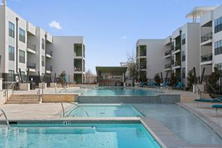 Cozy Comfort Meets Cool Austin - Austin - 2