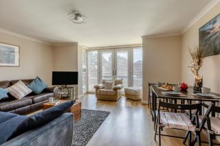 Bowleaze Beach Apartment - 0