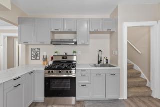 Cozy 3BR for Traveling Nurse and Families by Mys House - 9