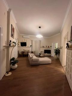 Zamalek high ceiling 3BR - 0