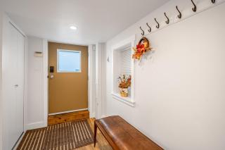 Prestigious 2 Bedrooms 2 Baths in West Point Grey - 5