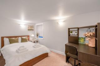 Prestigious 2 Bedrooms 2 Baths in West Point Grey - Vancouver - 5