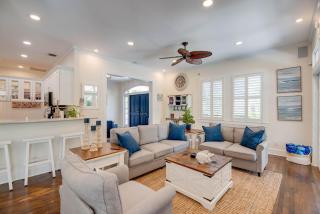 Poolside Paradise - Monthly Rental - 2