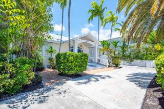 Poolside Paradise - Monthly Rental - 8
