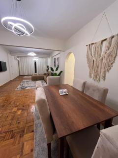 Zamalek 3BR sunny apt - 6