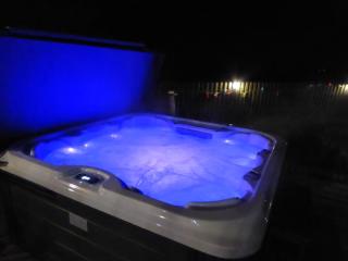 Falstaff Cottage, NEW HOT TUB, Sleeps up to 5, Stratford upon Avon - Stratford-upon-Avon - 0