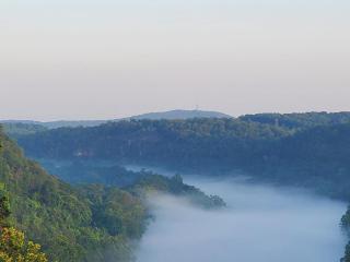 NEW Romantic CLIFF GLAMPING w Vista Views of WHITE RIVER, Minutes to fishing and hikes! - 8