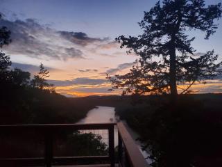 NEW Romantic CLIFF GLAMPING w Vista Views of WHITE RIVER, Minutes to fishing and hikes! - 5