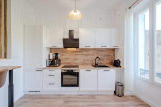 Modern and Bright 2-Room Apartment in City Center - 7