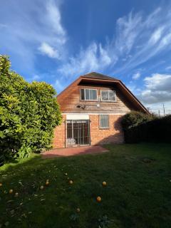 Casa amplia con excelente ubicación - 0