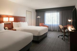 Courtyard by Marriott Louisville East - 1