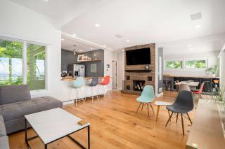 Private Beachfront Lake Michigan Getaway - 6